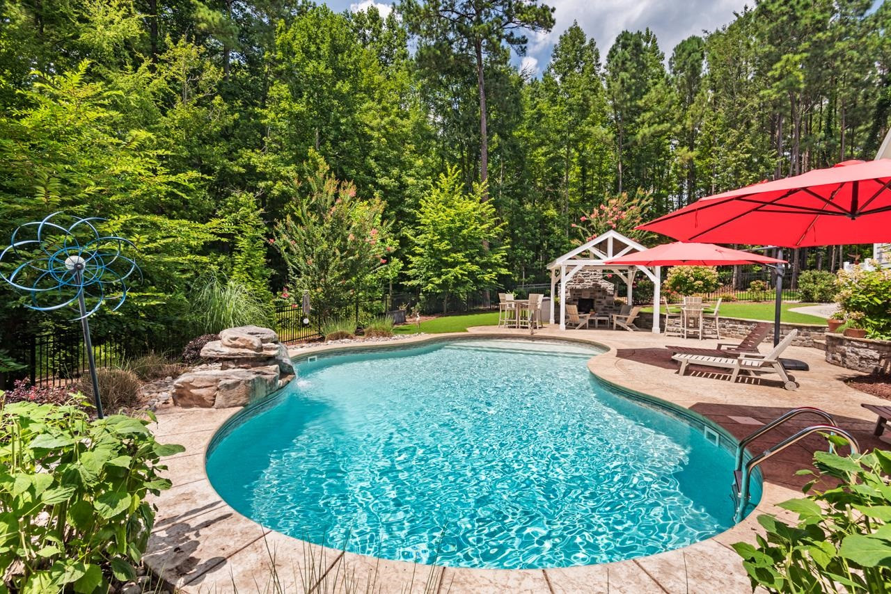 176 Lakes Edge Lane