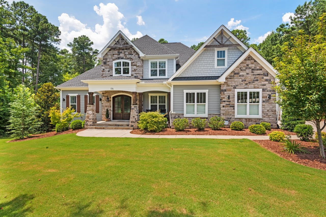 176 Lakes Edge Lane