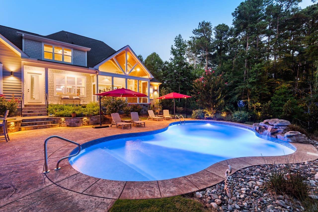 176 Lakes Edge Lane