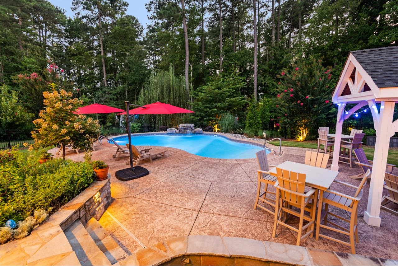 176 Lakes Edge Lane