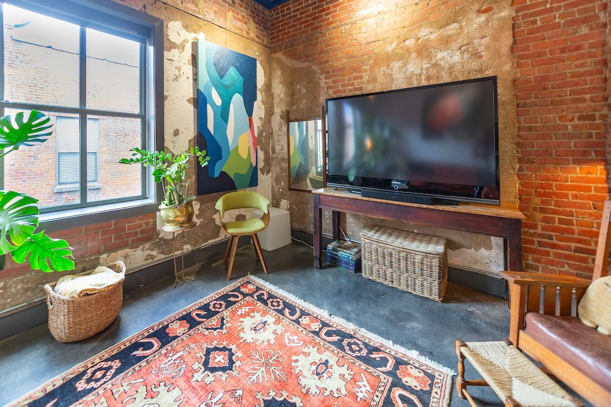 208 Rigsbee Avenue # 207