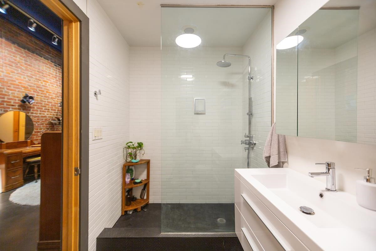 208 Rigsbee Avenue # 207