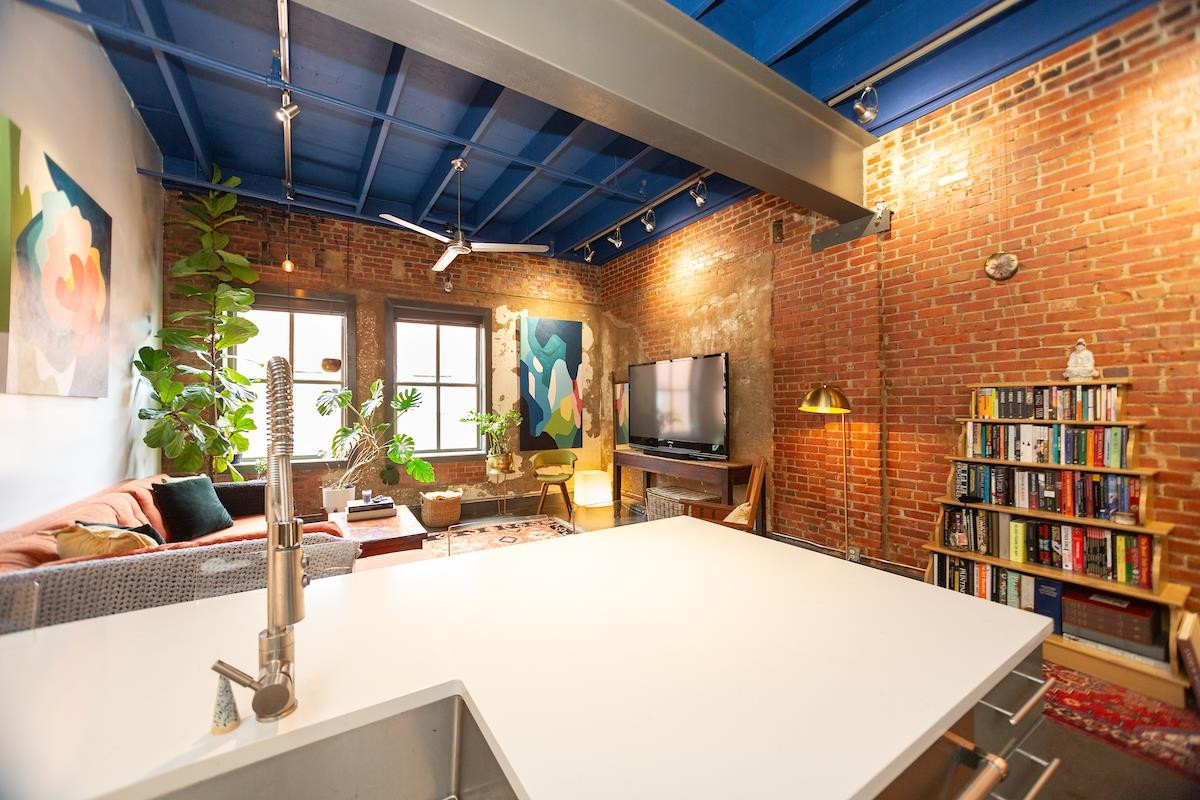 208 Rigsbee Avenue # 207