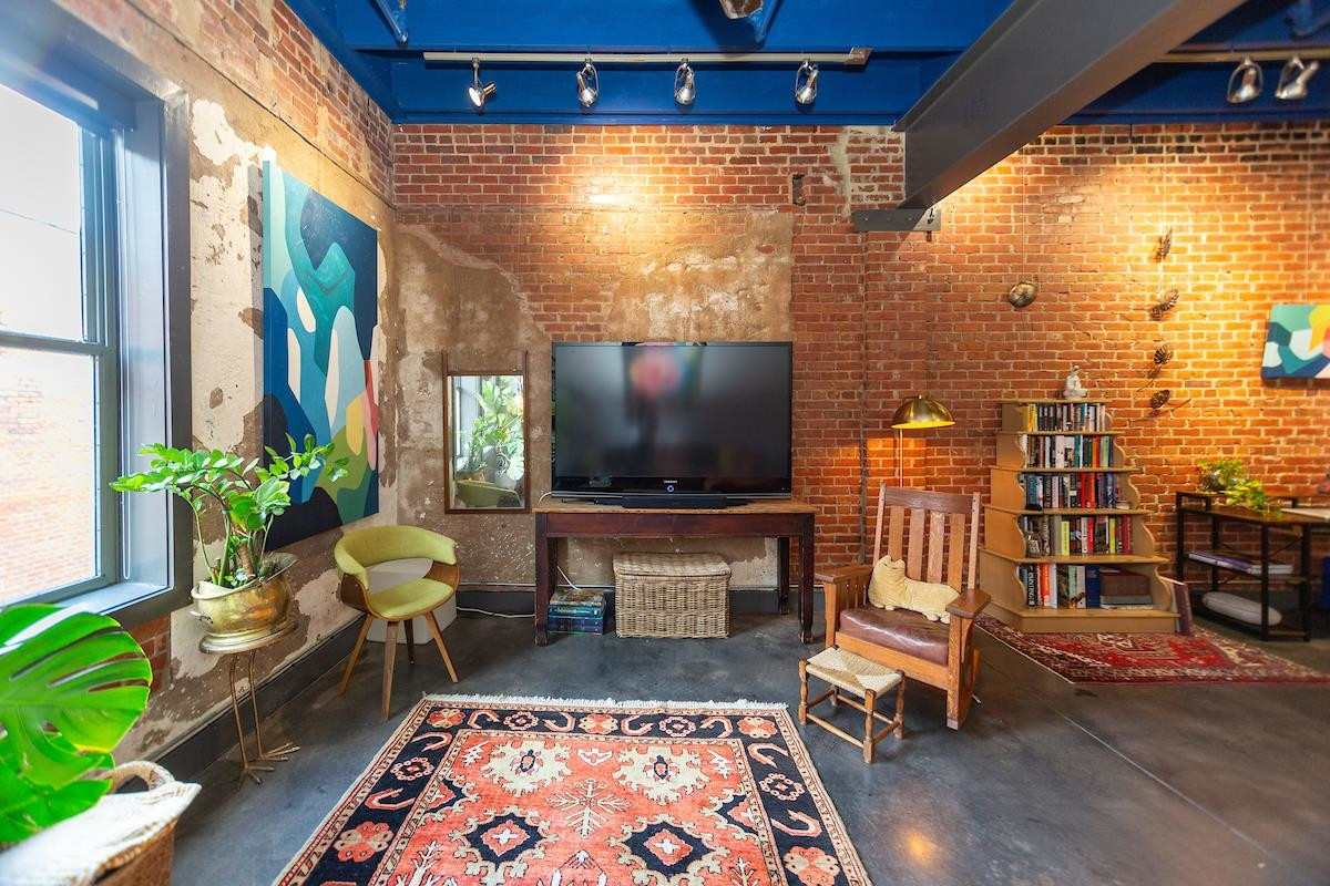 208 Rigsbee Avenue # 207