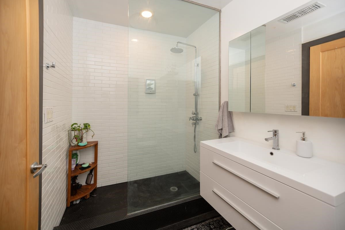 208 Rigsbee Avenue # 207