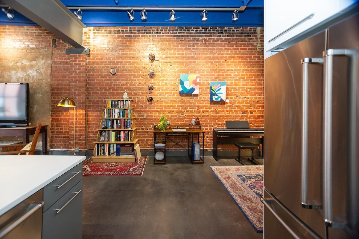 208 Rigsbee Avenue # 207