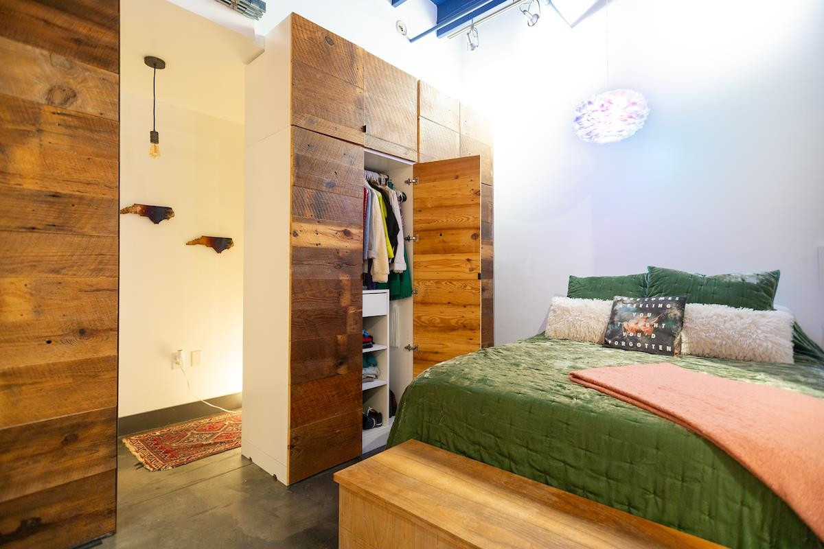 208 Rigsbee Avenue # 207