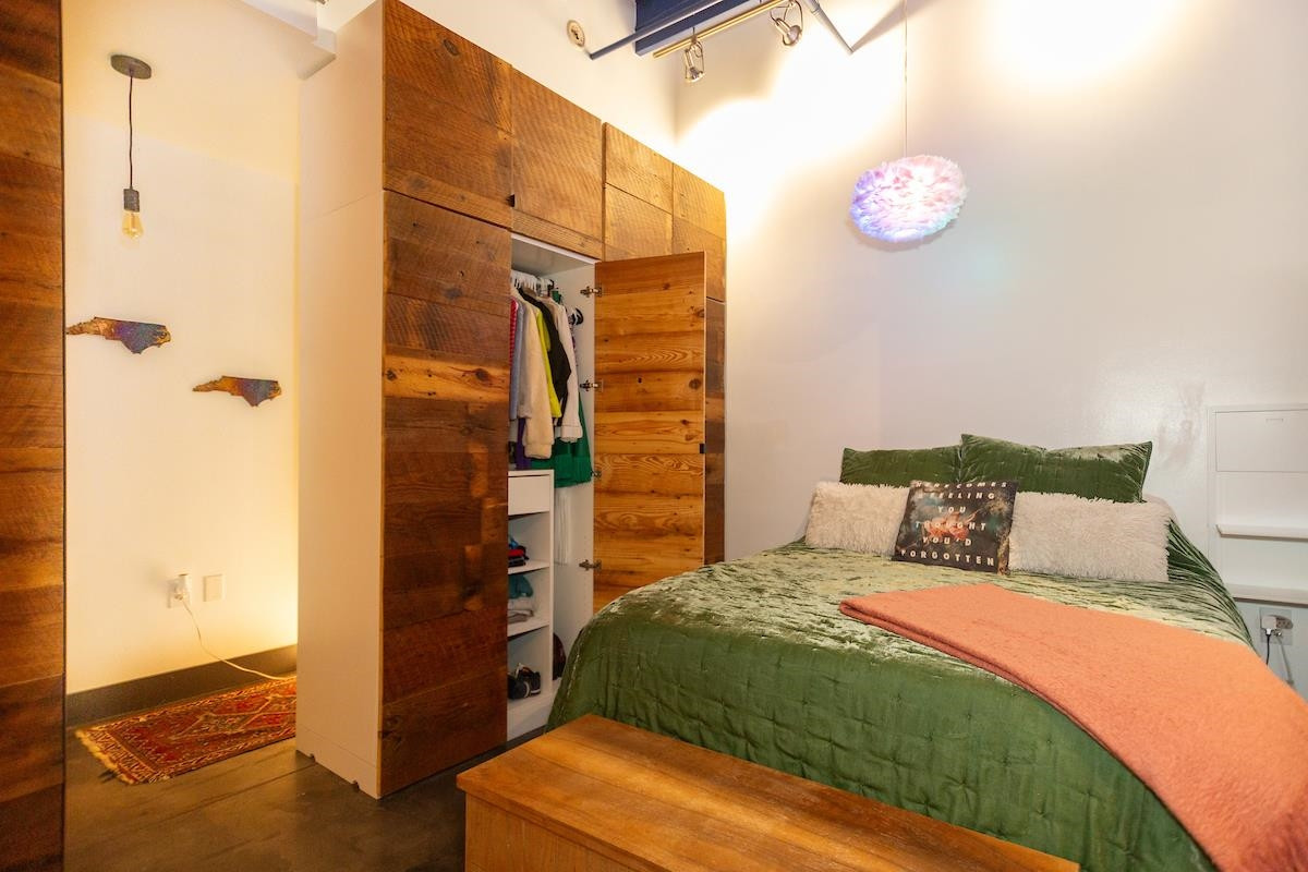 208 Rigsbee Avenue # 207