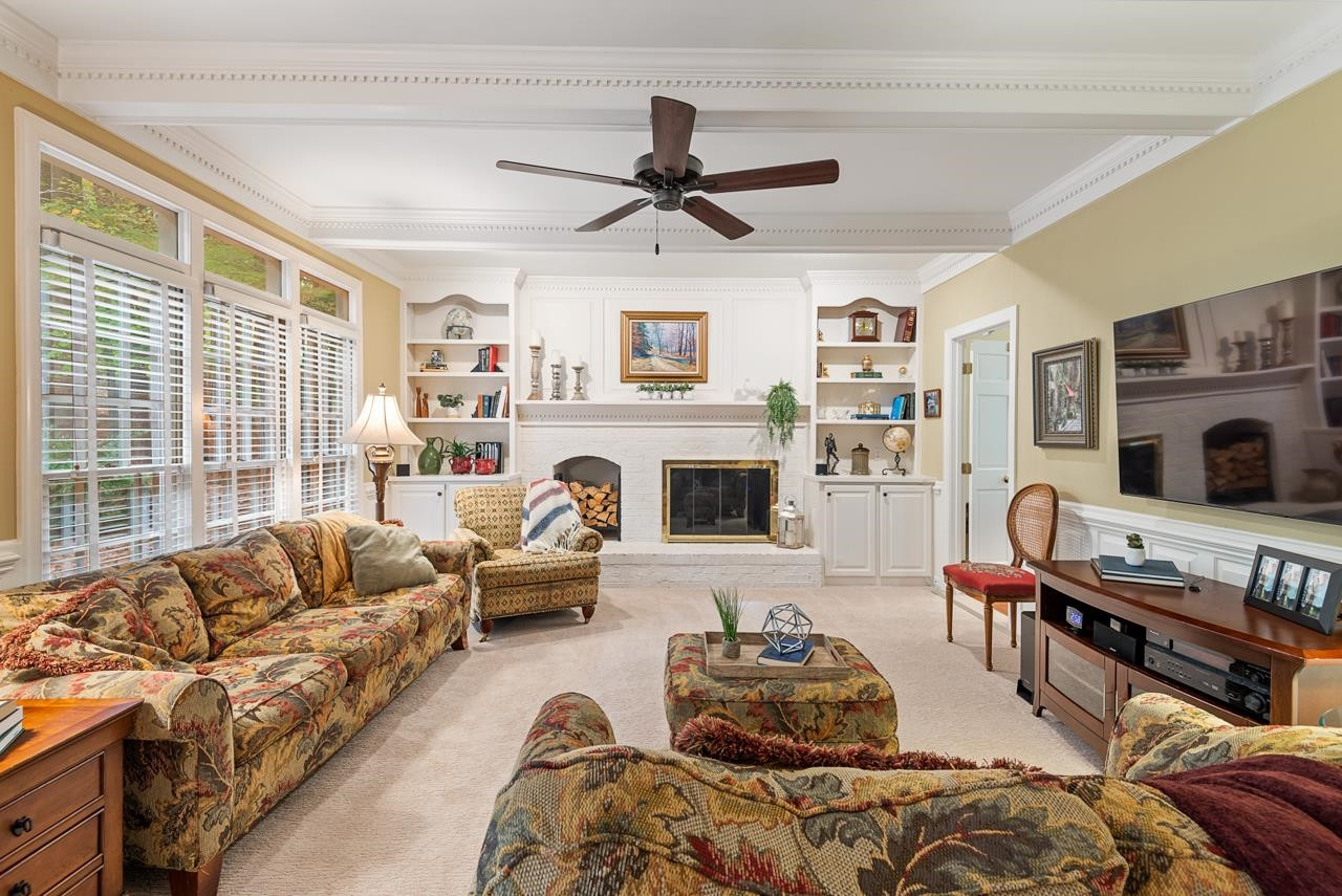 10436 Leslie Drive