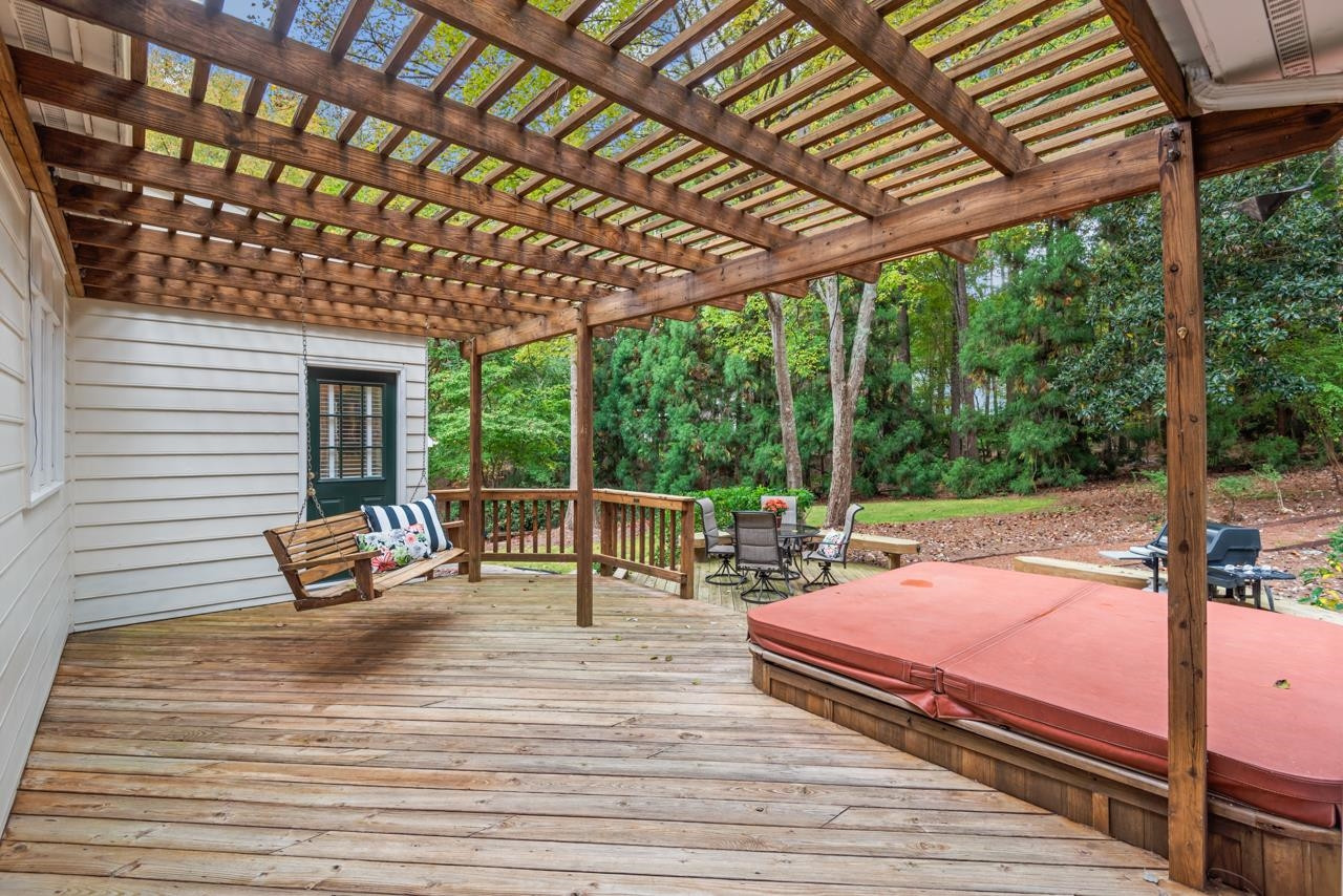 10436 Leslie Drive