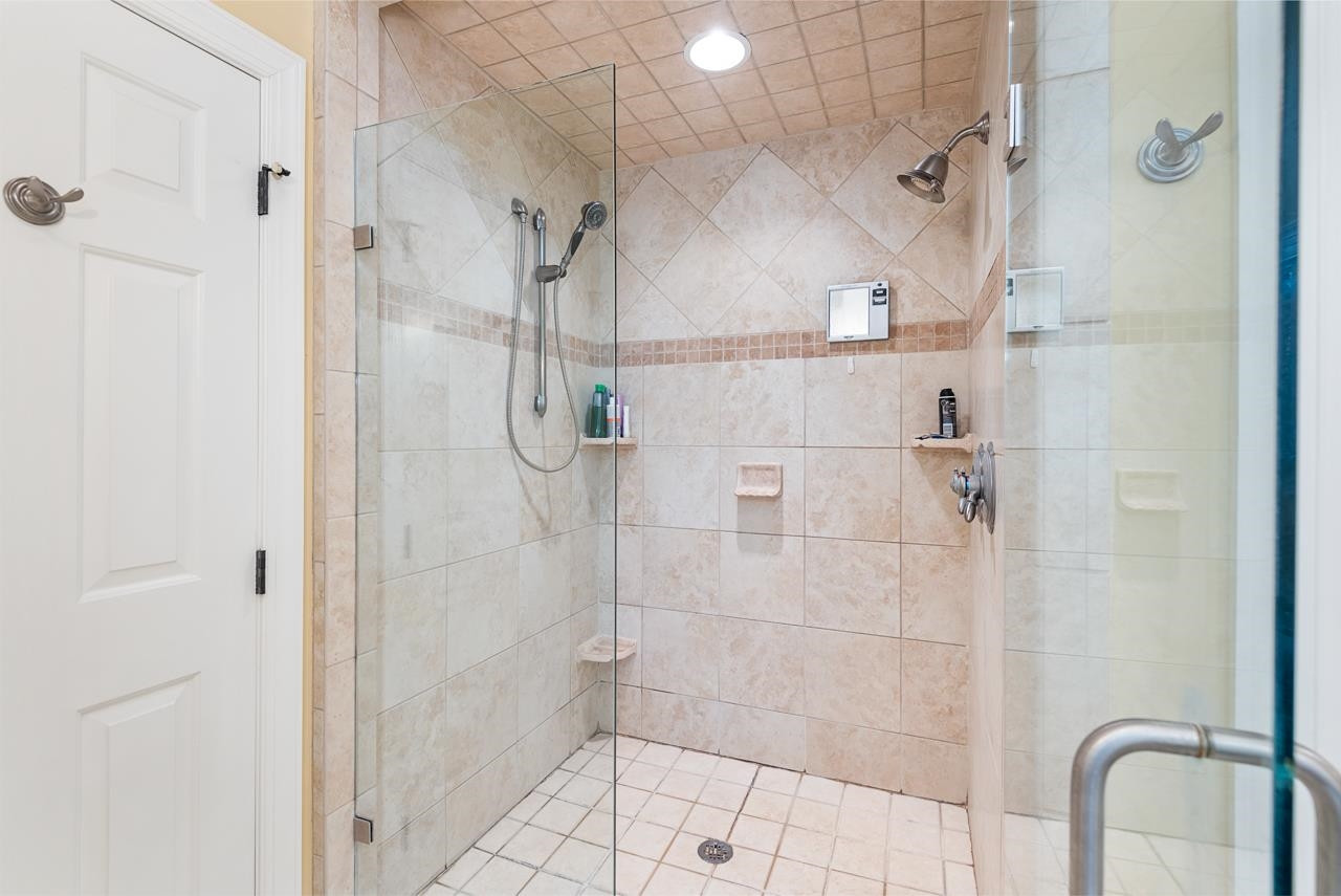 10436 Leslie Drive