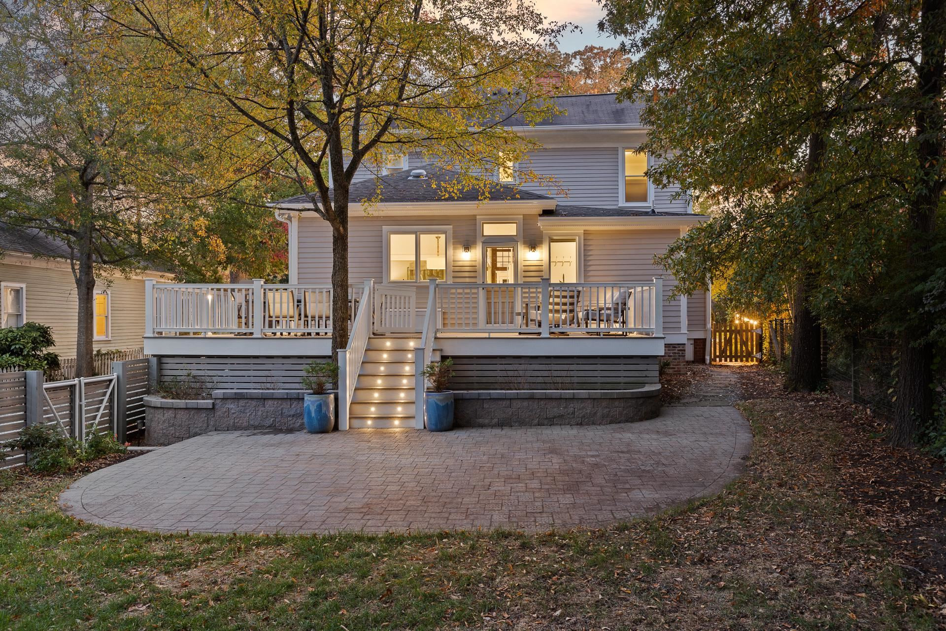 111 E Lynch Street