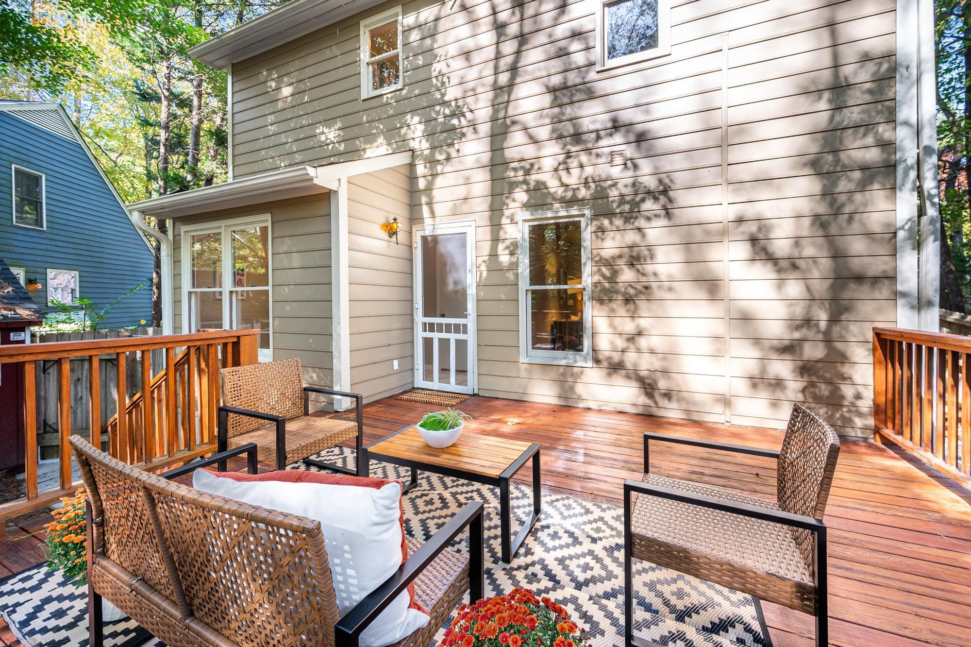 1604 Valley Run
