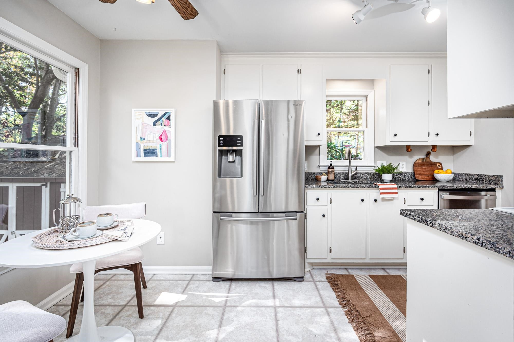 1604 Valley Run