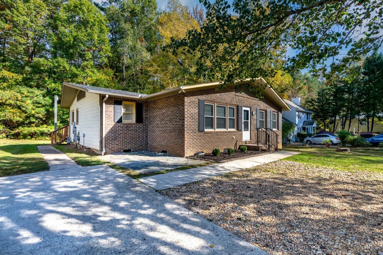 1211 Carpenter Fletcher Road