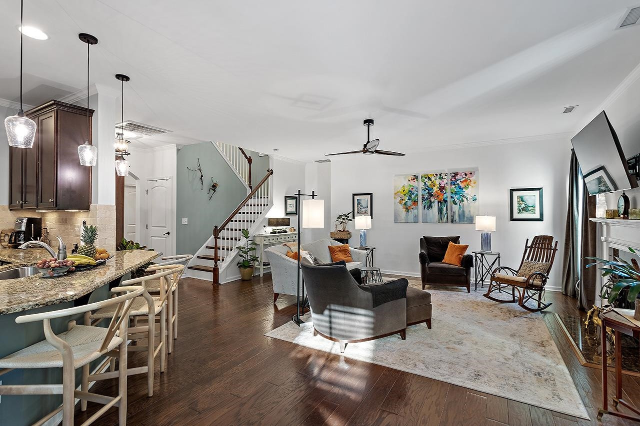 120 Strolling Way