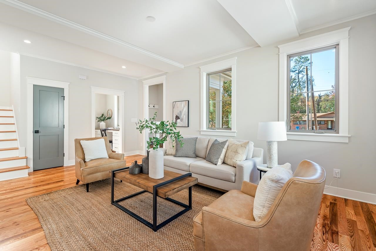 2818 Cascadilla Street