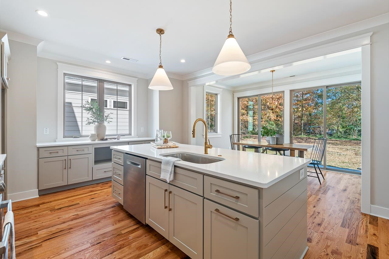 2818 Cascadilla Street