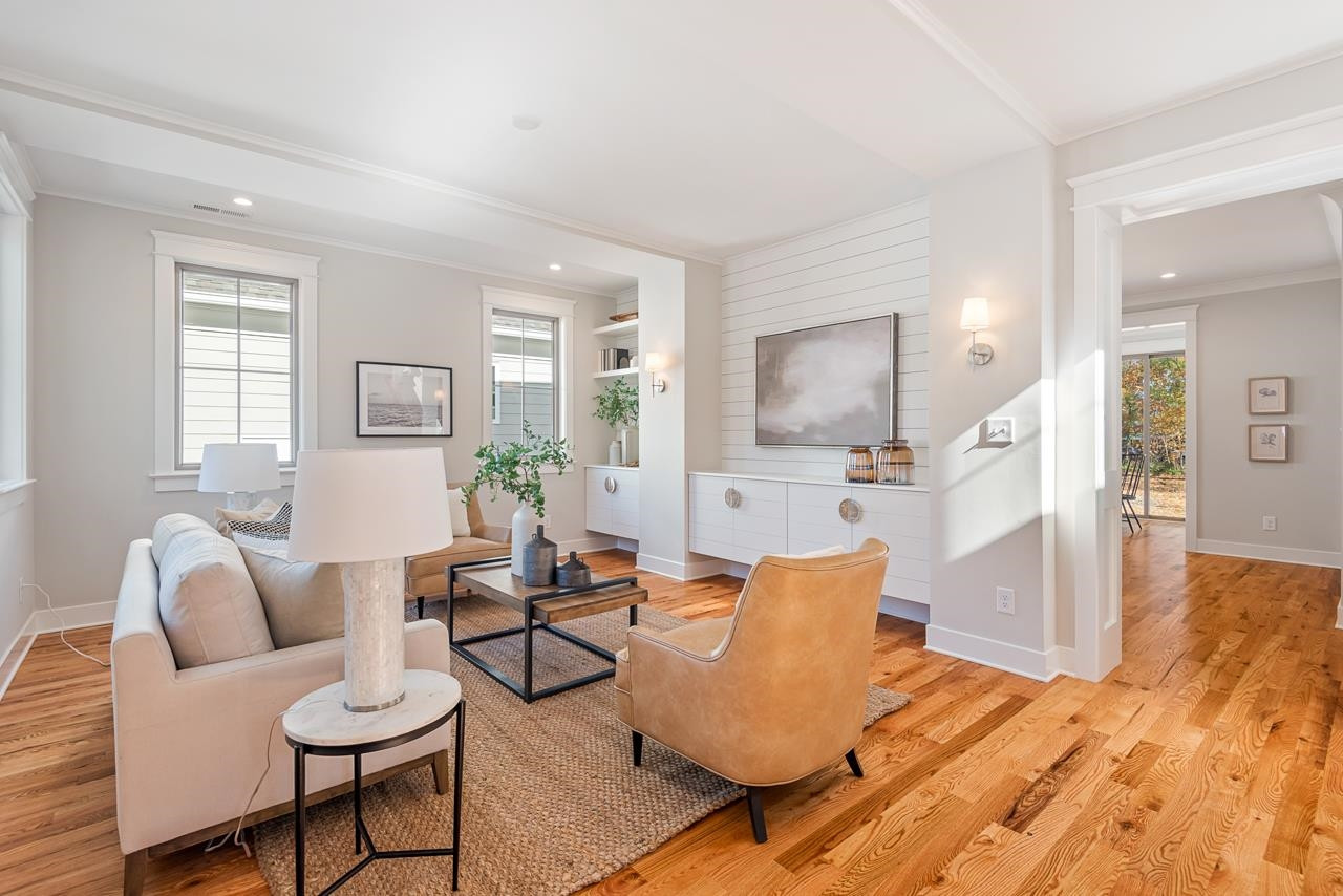 2818 Cascadilla Street