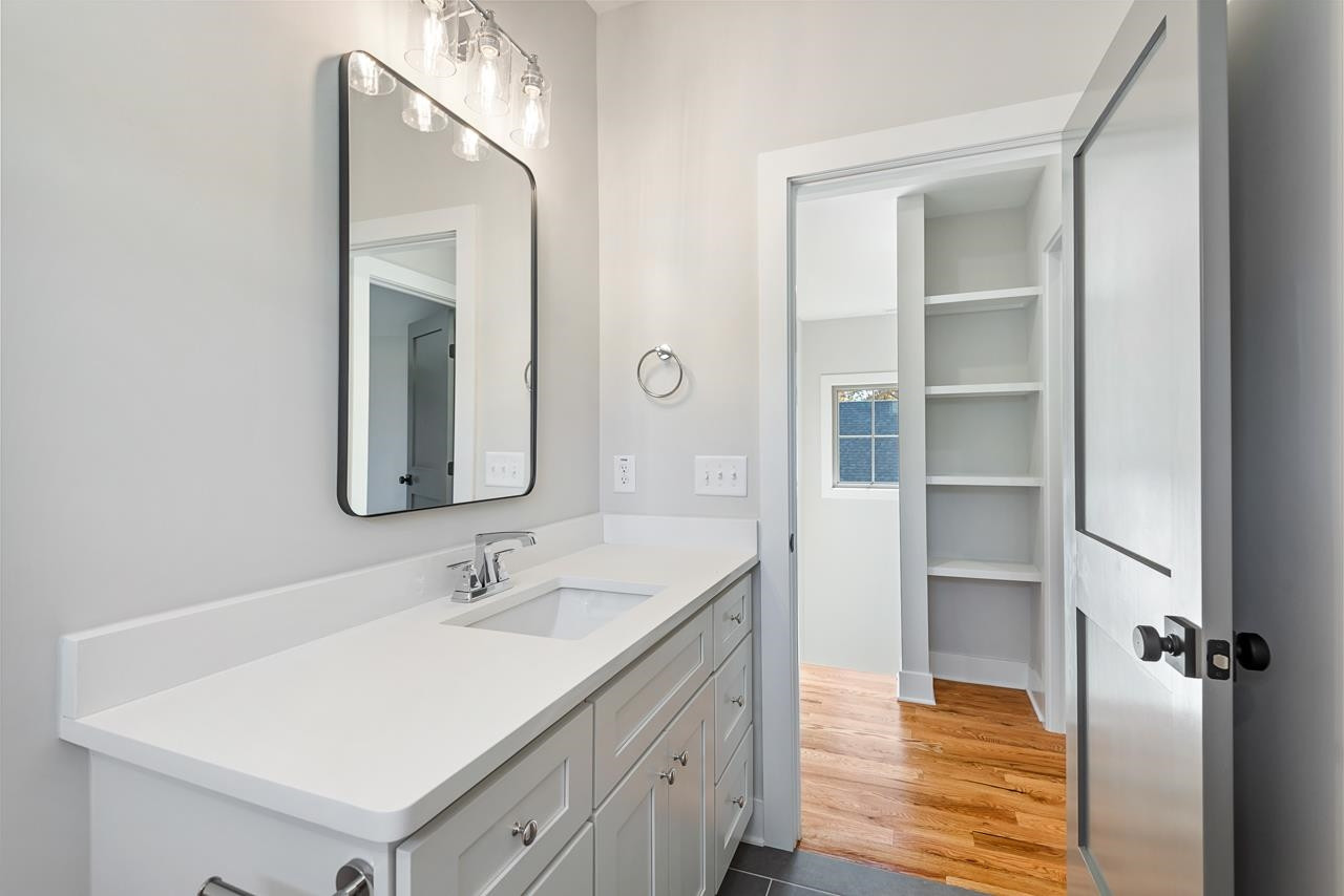 2818 Cascadilla Street