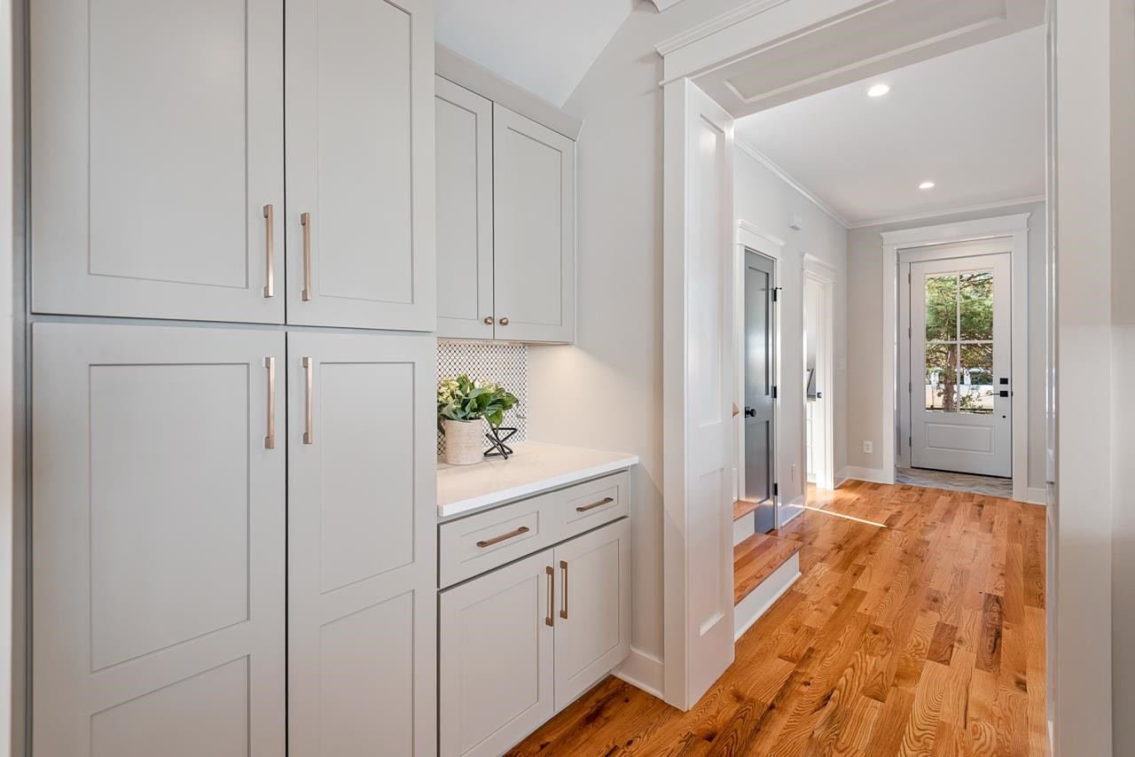 2818 Cascadilla Street