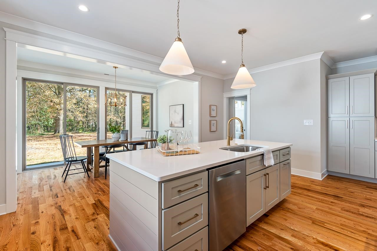 2818 Cascadilla Street