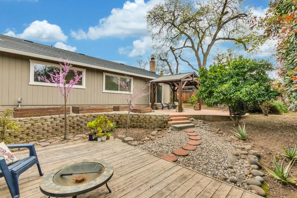 5870 Elmwood Court