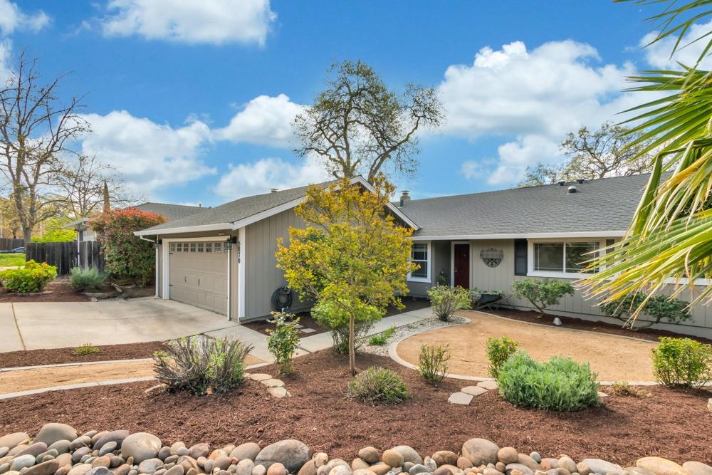 5870 Elmwood Court