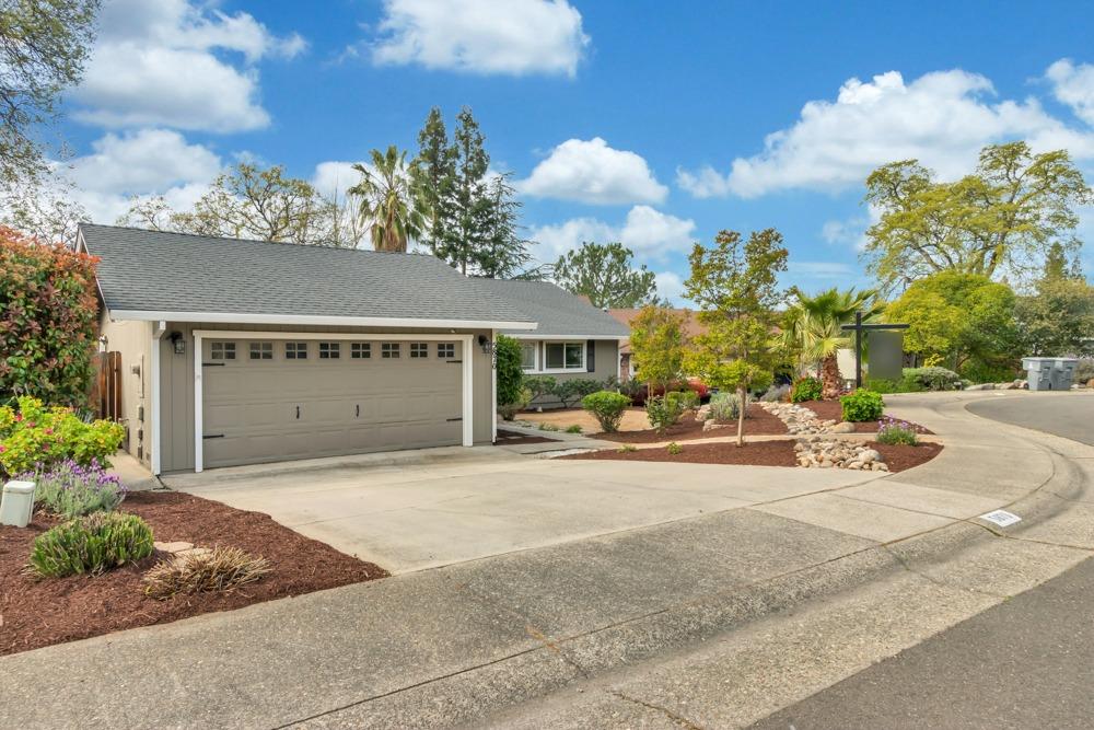 5870 Elmwood Court