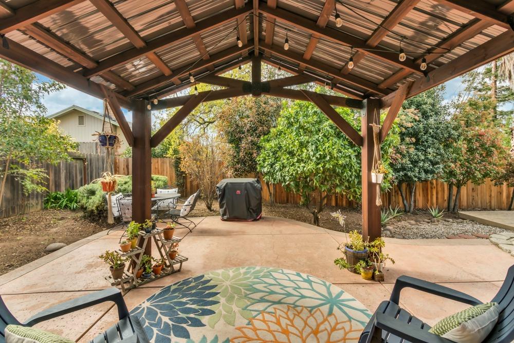 5870 Elmwood Court