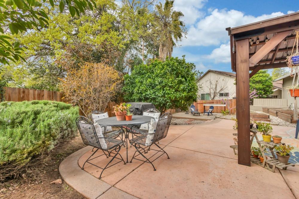 5870 Elmwood Court