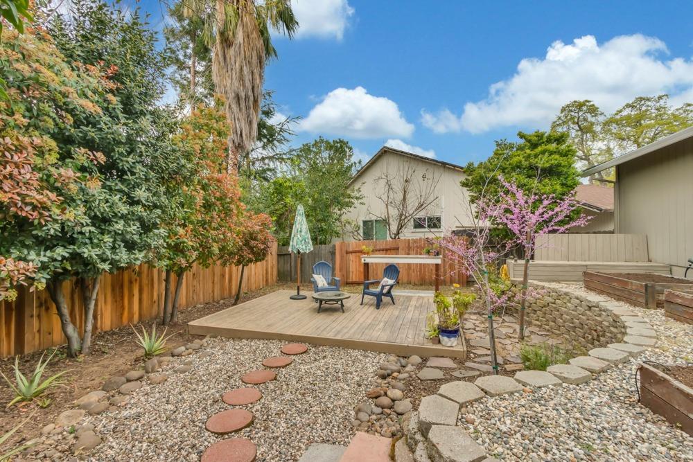5870 Elmwood Court