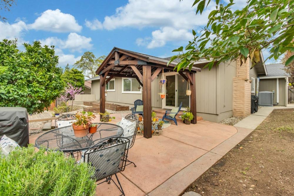 5870 Elmwood Court