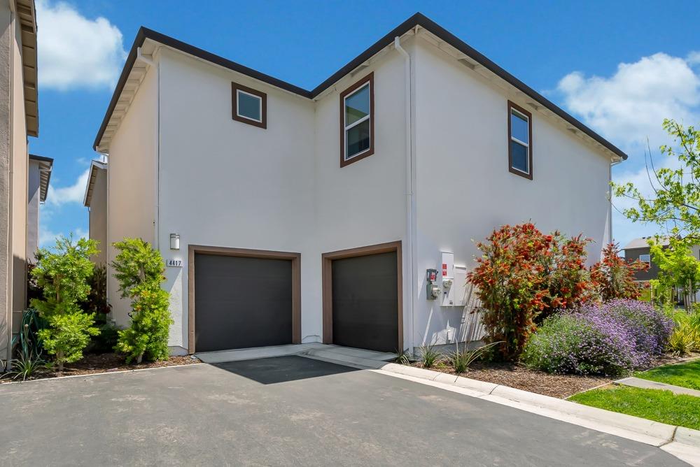 4417 Ocean Lane