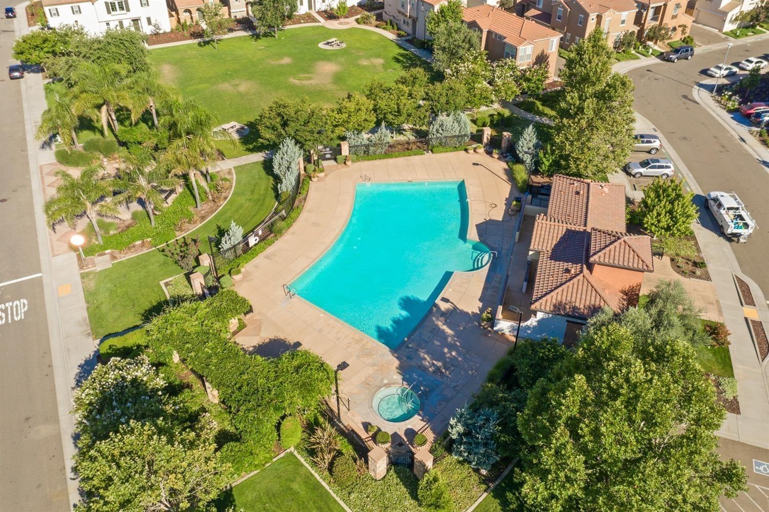 4417 Ocean Lane
