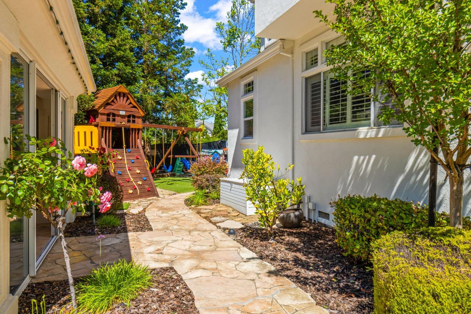 9505 Ashbourne Court