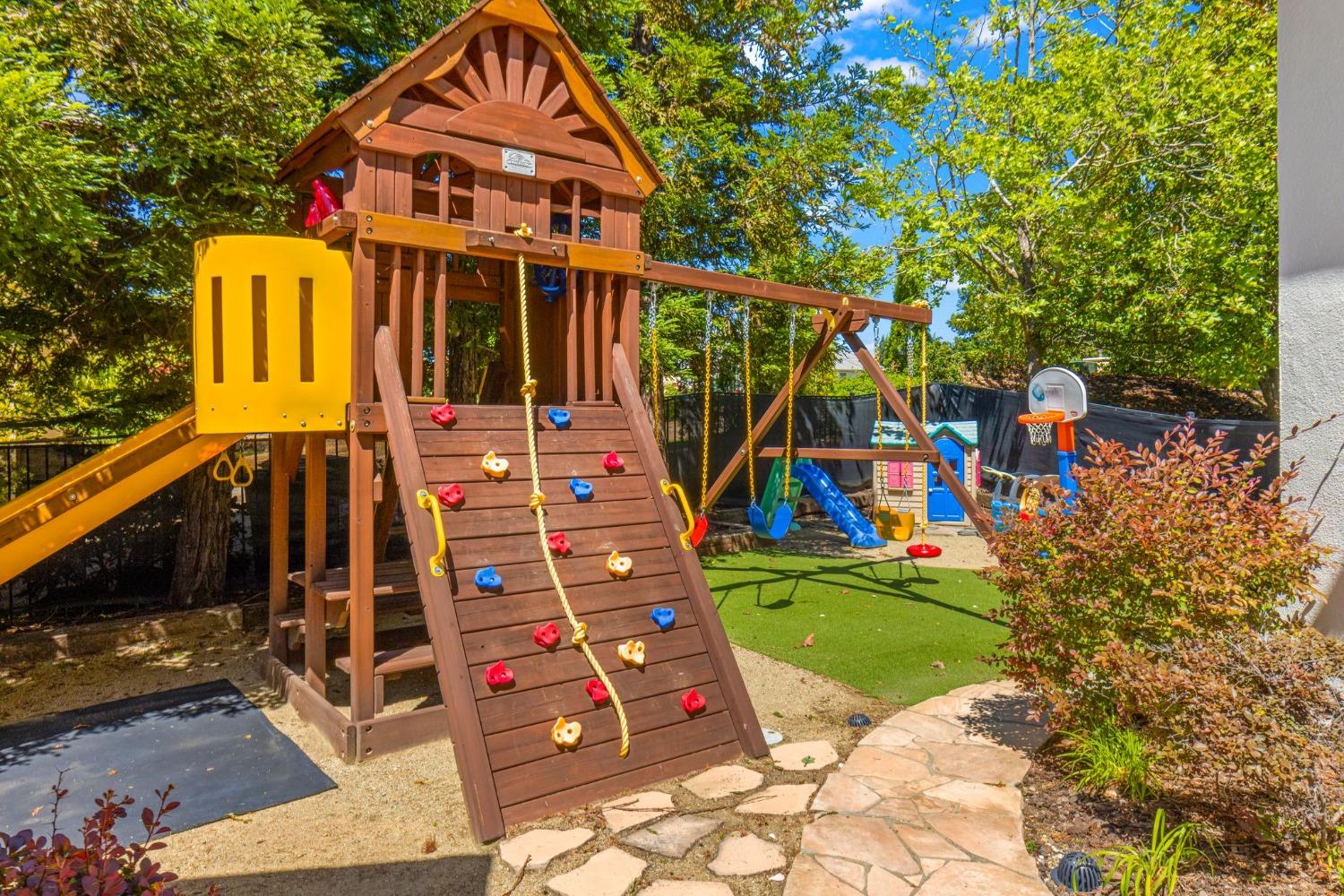 9505 Ashbourne Court