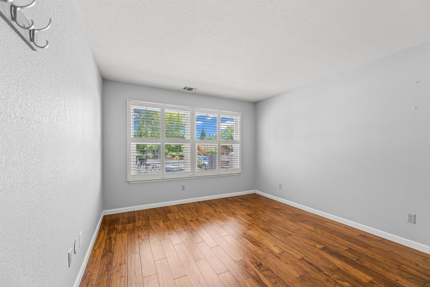 1603 Valley View Court