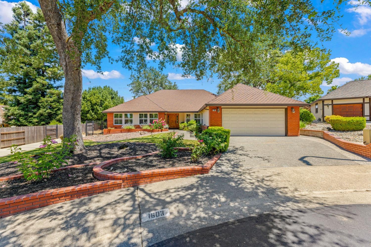 1603 Valley View Court