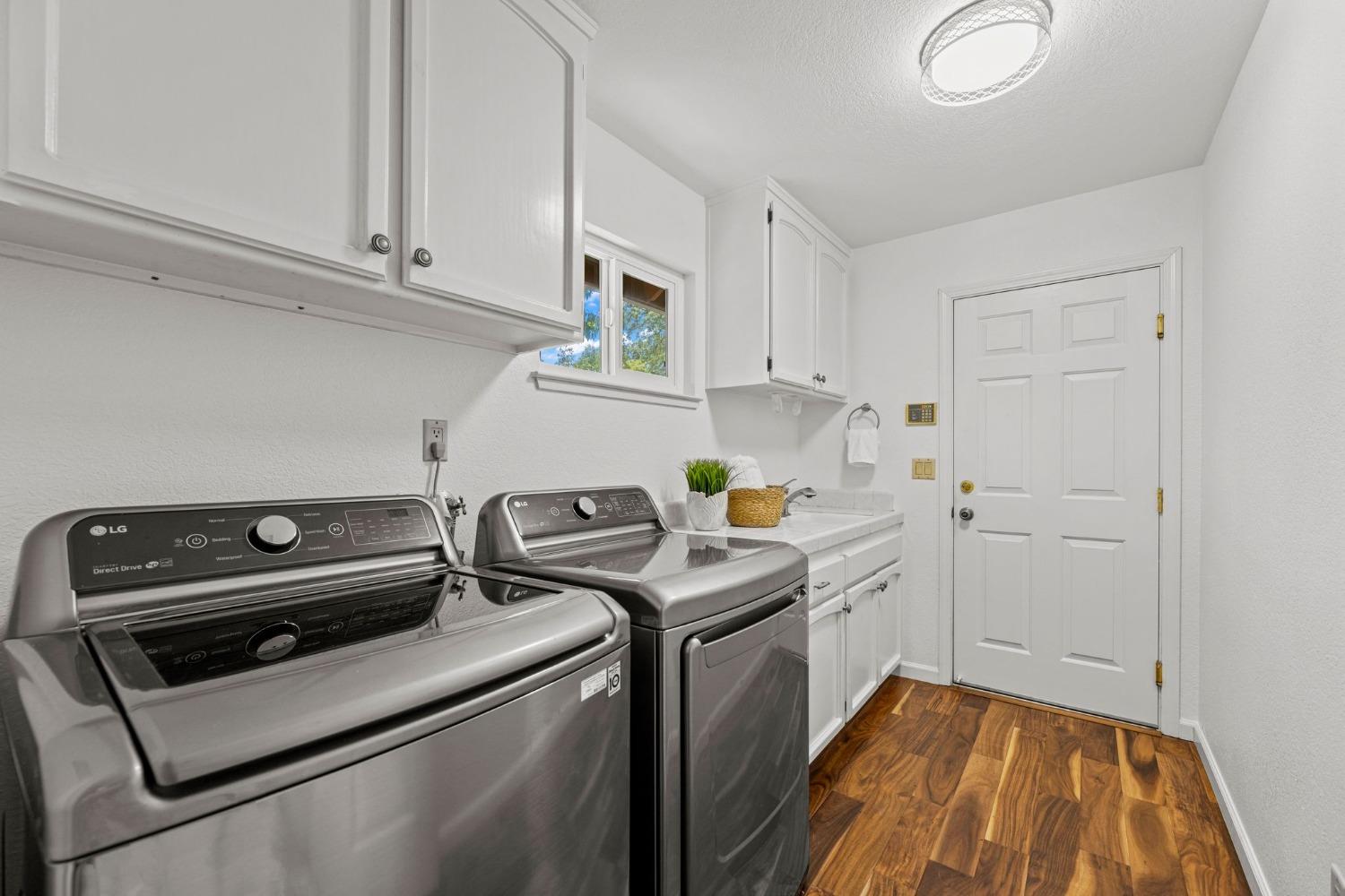 1603 Valley View Court