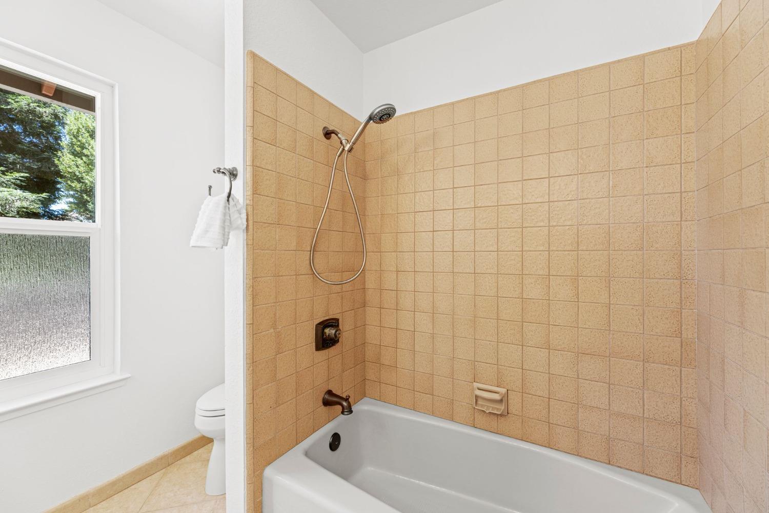 1603 Valley View Court