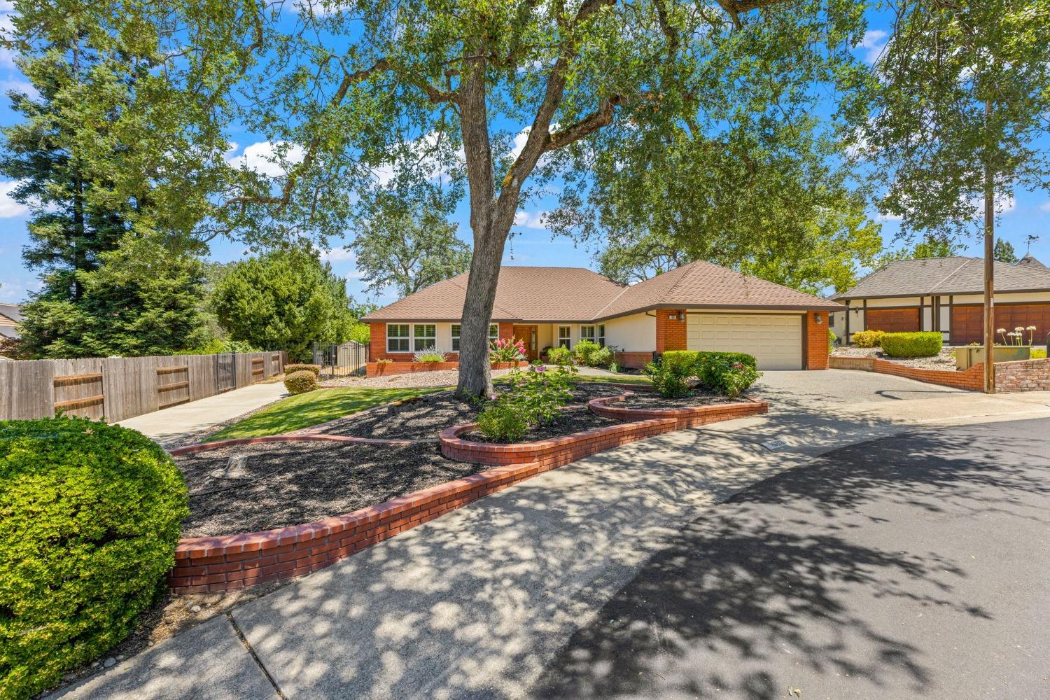 1603 Valley View Court