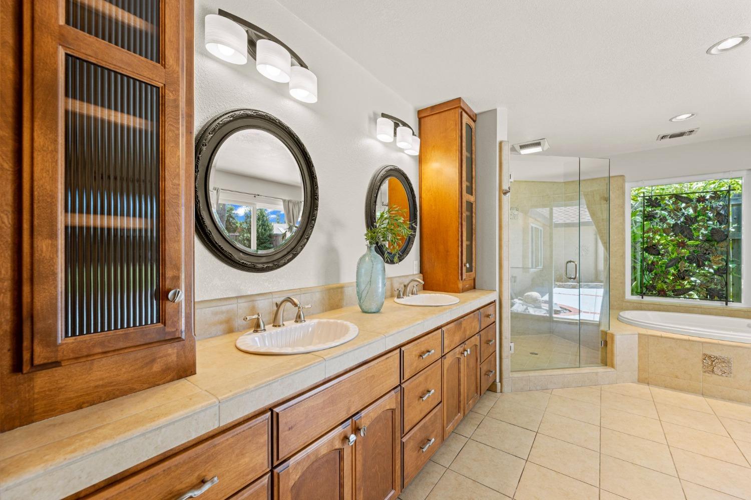 1603 Valley View Court