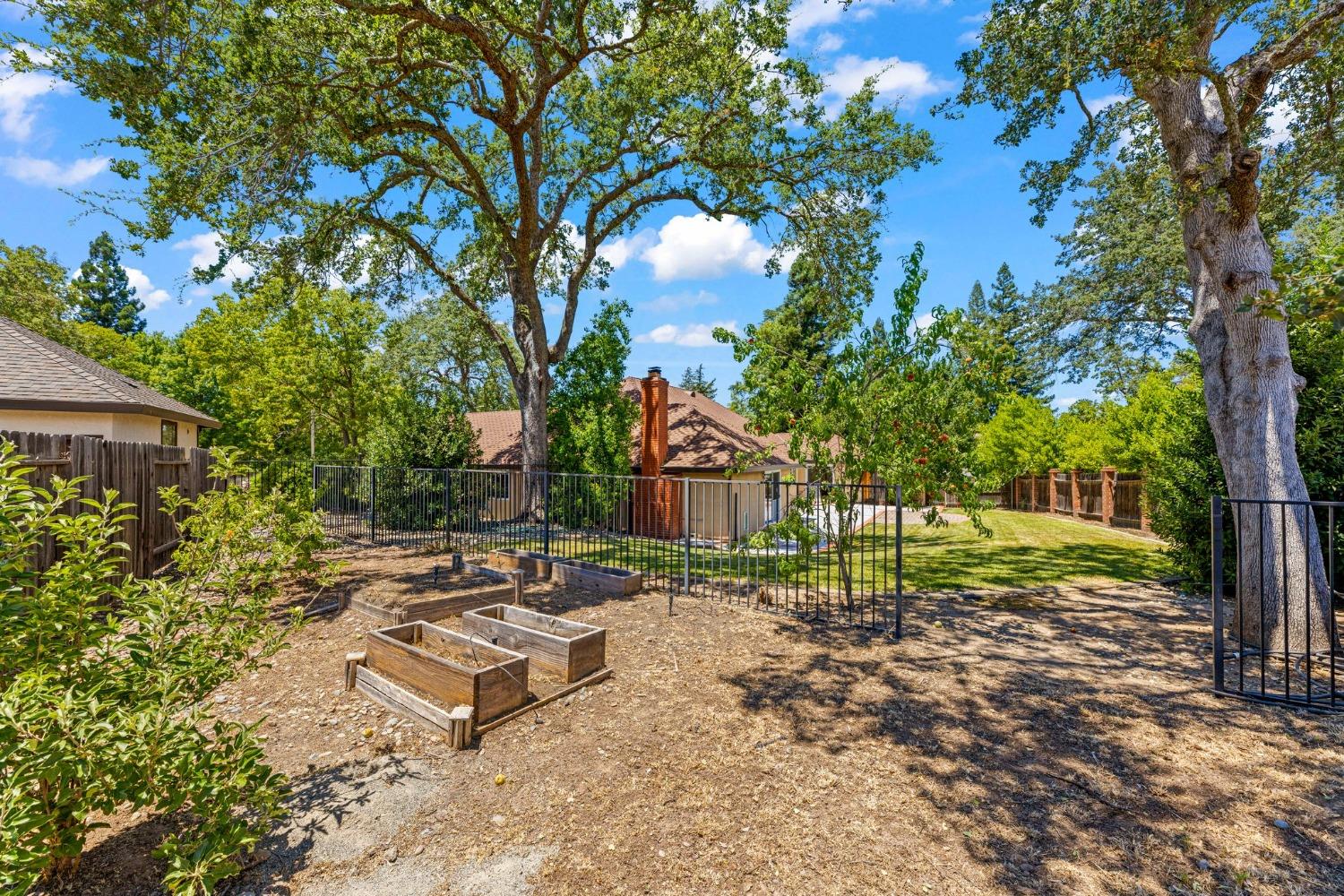 1603 Valley View Court