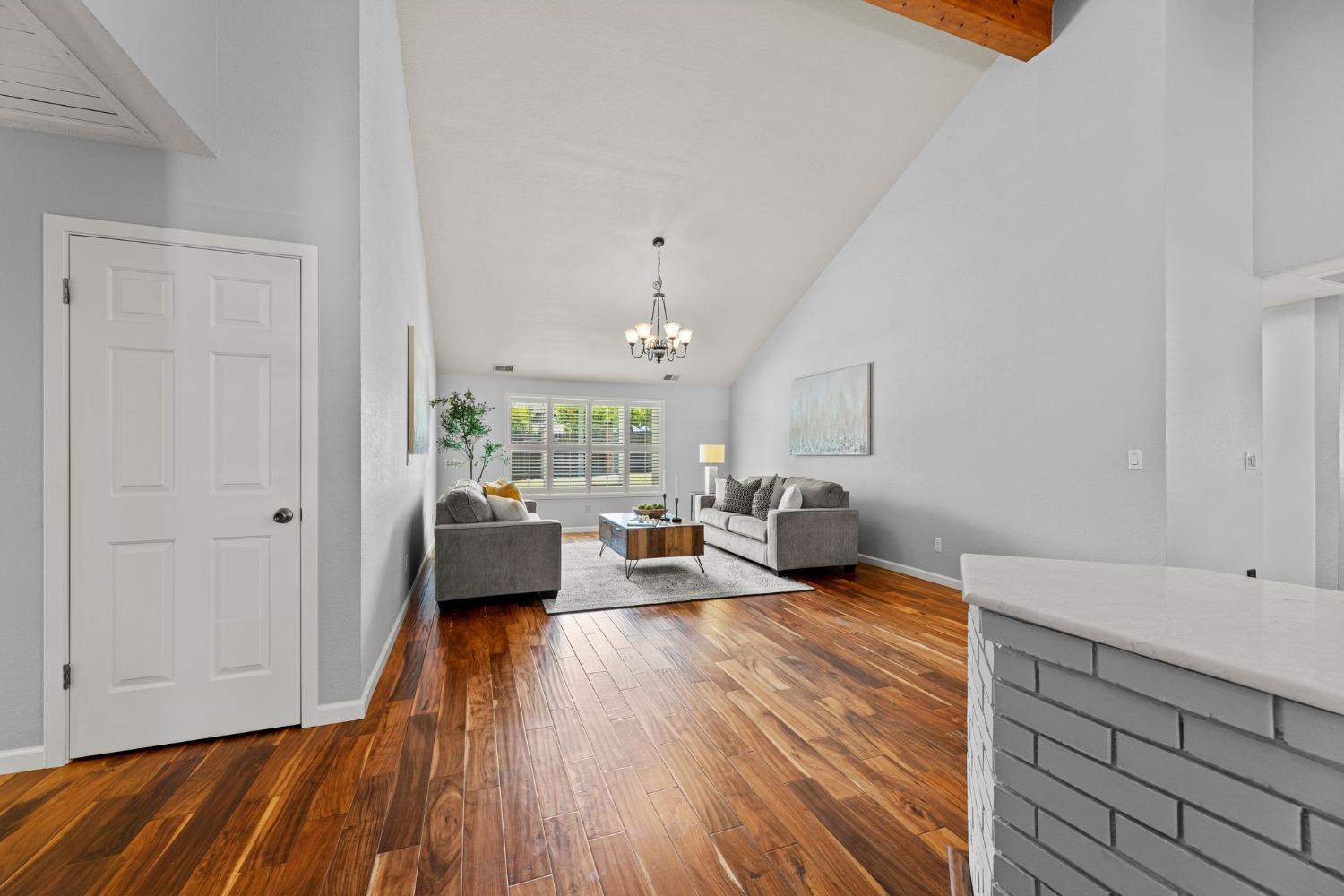 1603 Valley View Court