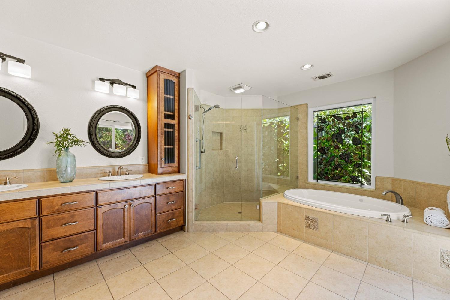 1603 Valley View Court