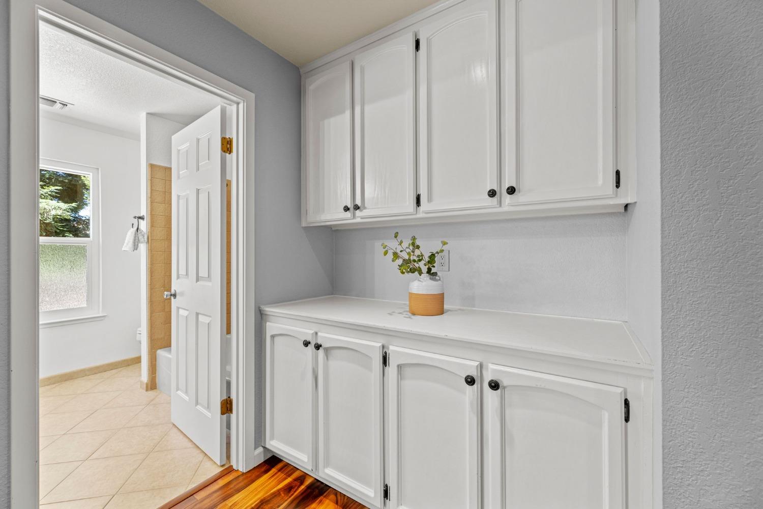 1603 Valley View Court