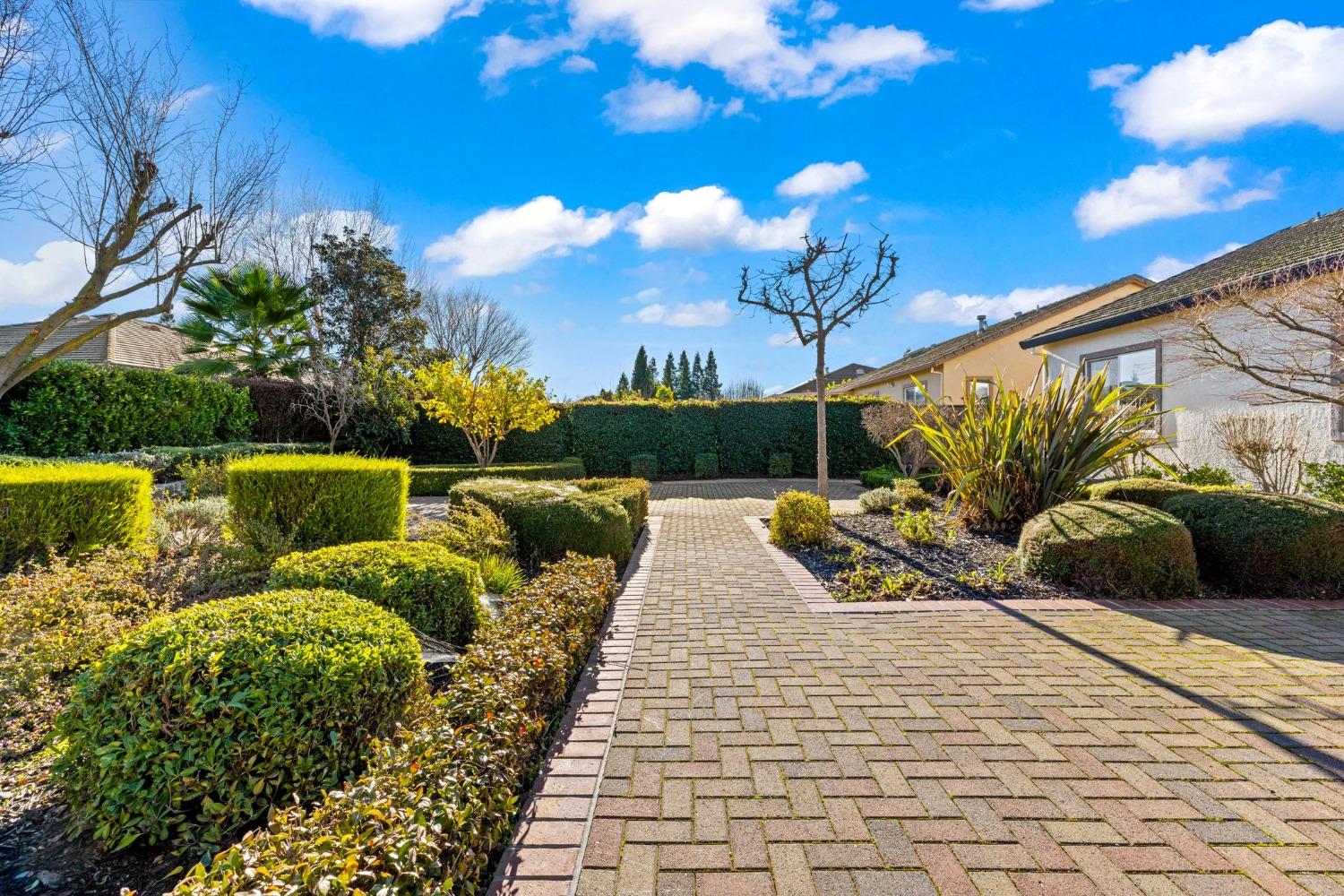 2716 Robinson Creek Lane