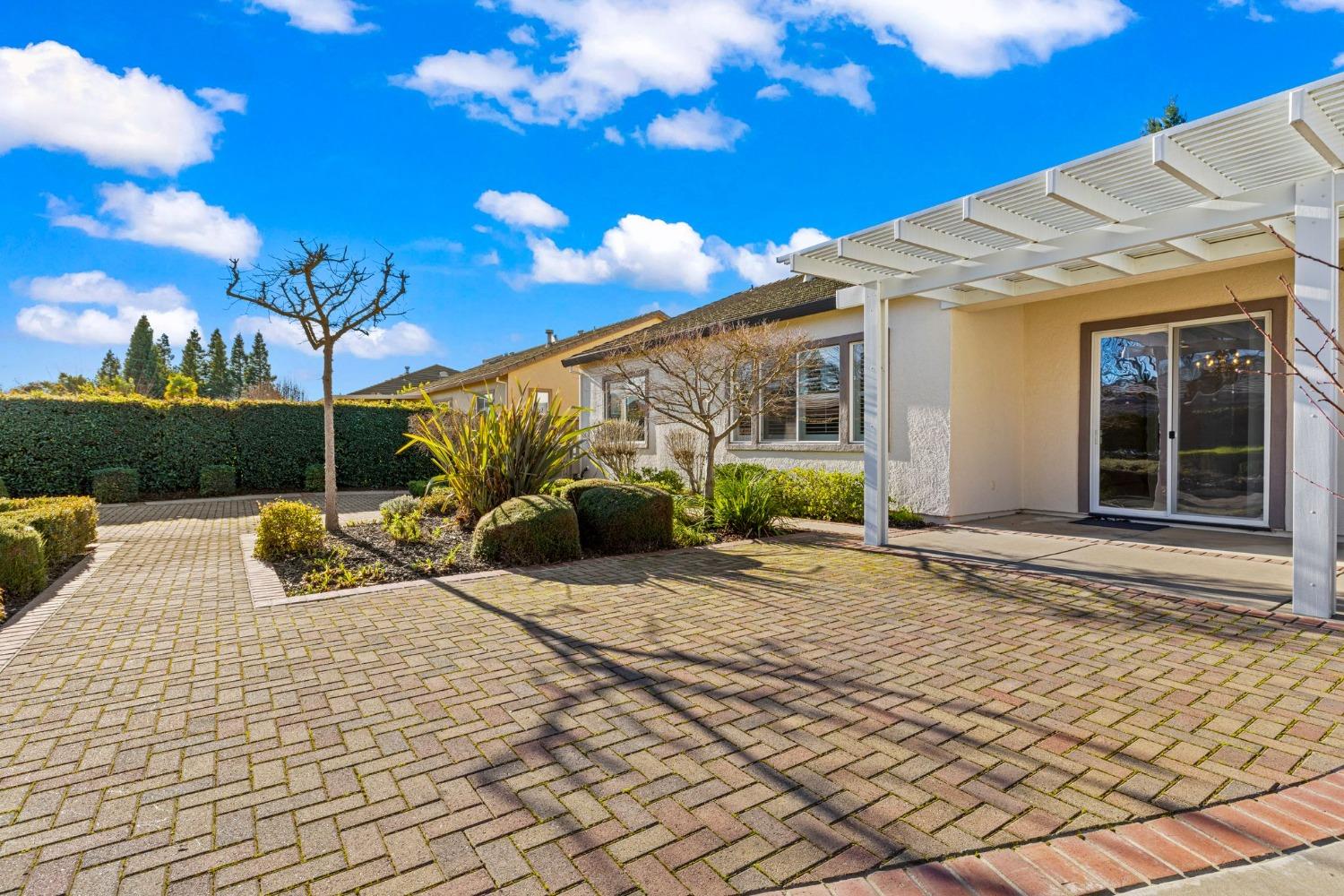 2716 Robinson Creek Lane