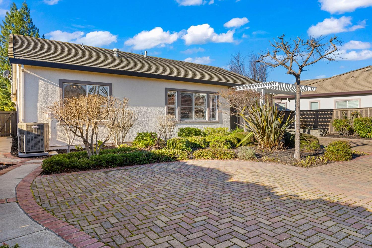 2716 Robinson Creek Lane